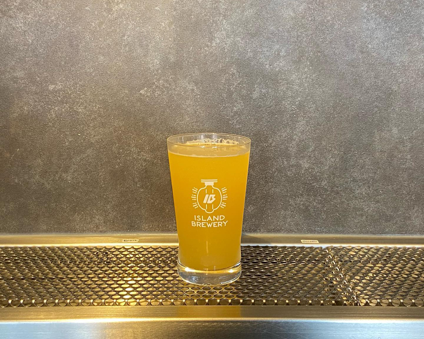 ISLAND BREWERY シーズナルビール ベルジャンホワイト