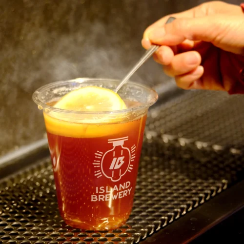 ISLAND BREWERYのホットビール レモンとジンジャーシロップ入り